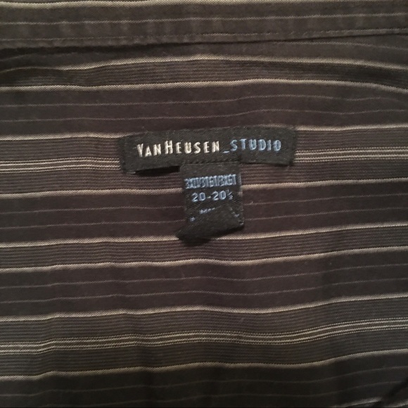 Van Heusen button down - Picture 2 of 3